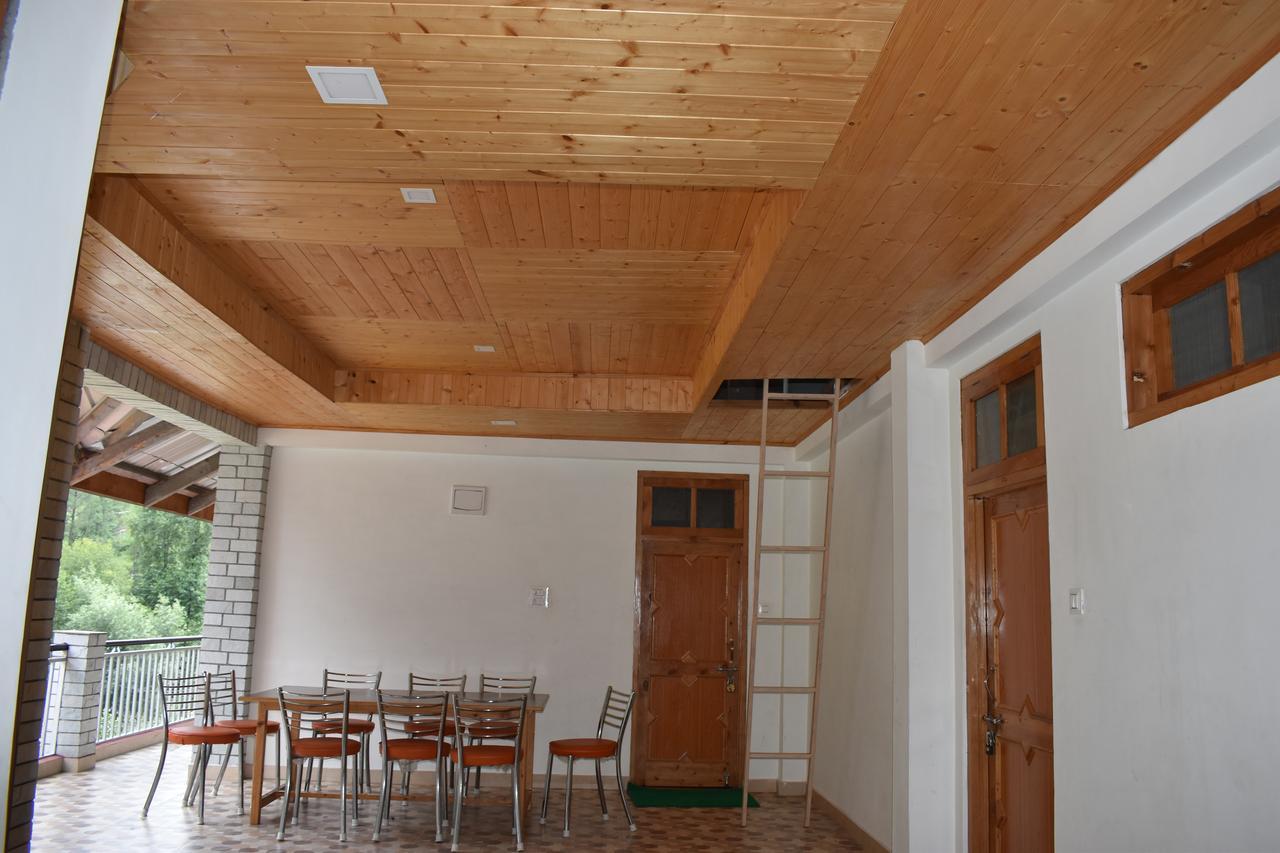 White House Kasol Hotel Exterior photo